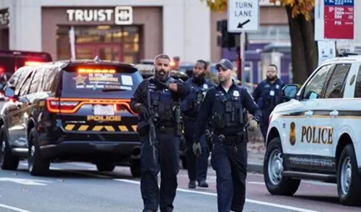  व्हाइट हाउस के पास अफगान शरणार्थी ने गोलीबारी कर दो नेशनल गार्ड्स को घायल किया 