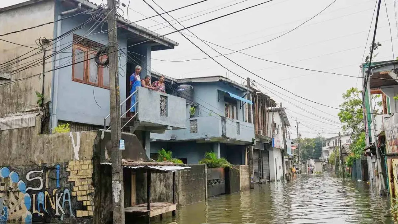  चक्रवात दितवाह से श्रीलंका में फंसे 200+ भारतीयों को भारतीय वायुसेना ने IL-76 और C-130J से सुरक्षित निकाला 