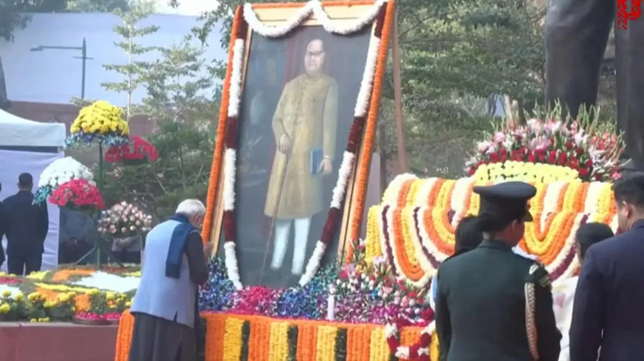  डॉ. भीमराव आंबेडकर की 69वीं पुण्यतिथि पर पीएम मोदी, राहुल गांधी और मल्लिकार्जुन खरगे सहित कई नेताओं ने श्रद्धांजलि दी 