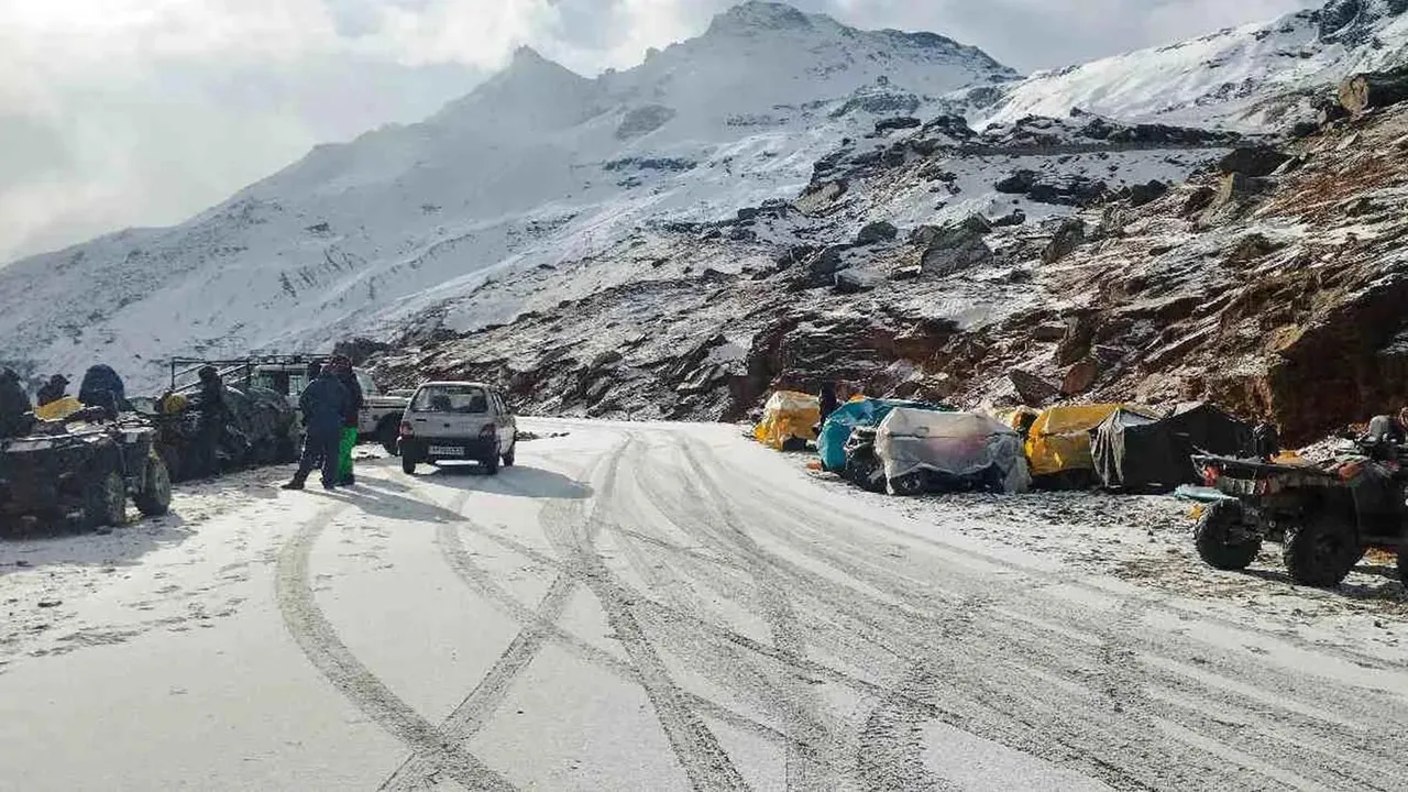  देशभर में शीतलहर का प्रकोप: दिल्ली-यूपी समेत 15 राज्यों में कड़ाके की ठंड और बारिश का अलर्ट 