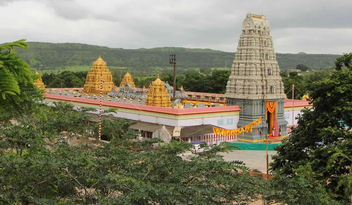  तिरुपति बालाजी मंदिर में आस्था के नाम पर बड़ा घोटाला उजागर: सिल्क की जगह पॉलिएस्टर दुपट्टों की आपूर्ति, 54 करोड़ रुपये का फर्जीवाड़ा