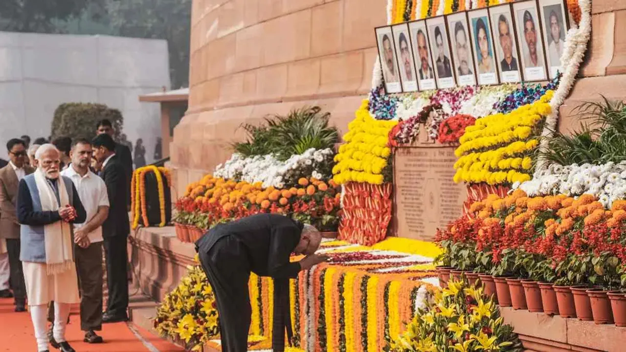 संसद हमले की 24वीं बरसी: पीएम मोदी, राहुल गांधी ने शहीदों को दी श्रद्धांजलि 