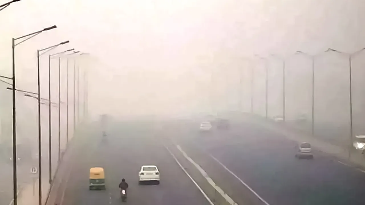  दिल्ली के कई इलाकों में एयर क्वालिटी इंडेक्स यानी AQI 500 तक पहुंच गया  Photograph: (google) 