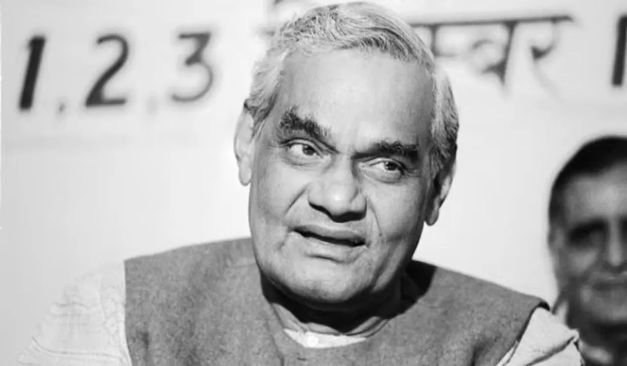  भारतीय राजनीति के कीर्तिस्‍तंभ भारत रत्‍न अटल जी — सुरेश पचौरी