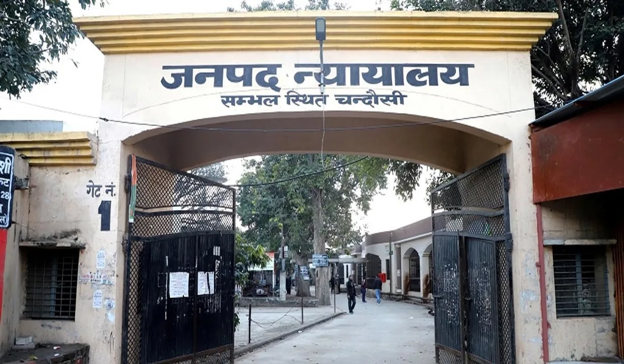  संभल में फर्जी मुठभेड़ और झूठी विवेचना का मामला: इंस्पेक्टर समेत 12 पुलिसकर्मियों पर एफआईआर के आदेश