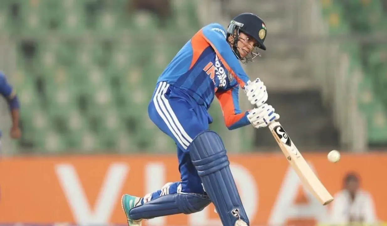  भारत बनाम श्रीलंका महिला टी-20: तिरुवनंतपुरम में खेले जा रहे आखिरी मुकाबले में भारत मजबूत स्थिति में