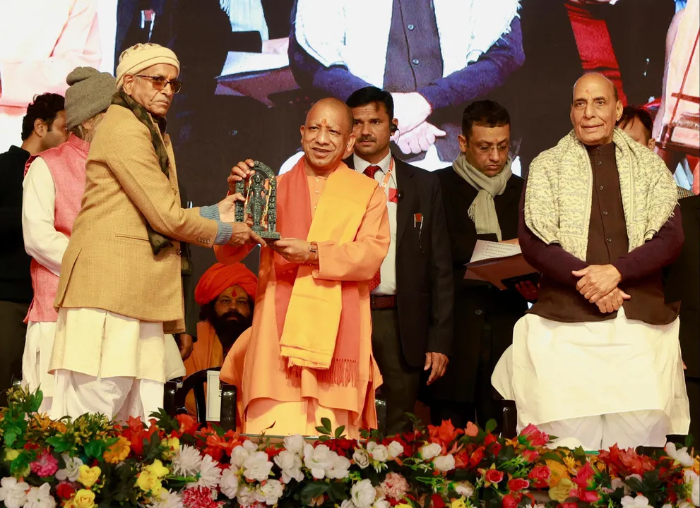  RAJNATH SINGH Photograph: (X) 