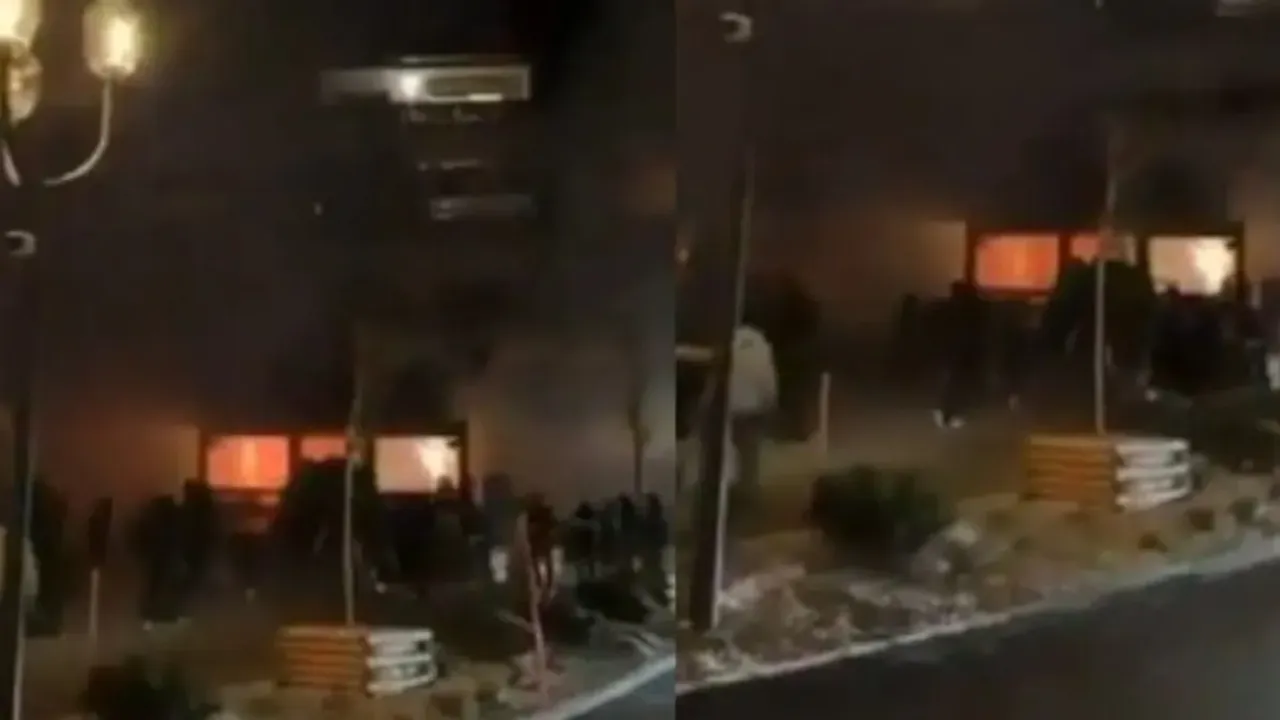  नए साल के जश्न के बीच स्विट्जरलैंड में भीषण हादसा, रिजॉर्ट बार में आग से 40 लोगों की जान गई
  Photograph: (google) 