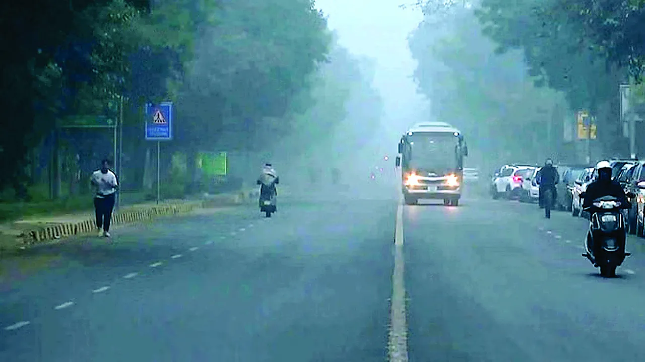  तेज हवाओं से दिल्ली की हवा में राहत, ग्रैप-3 की पाबंदियां हटीं; फिर बिगड़ सकता है एक्यूआई 