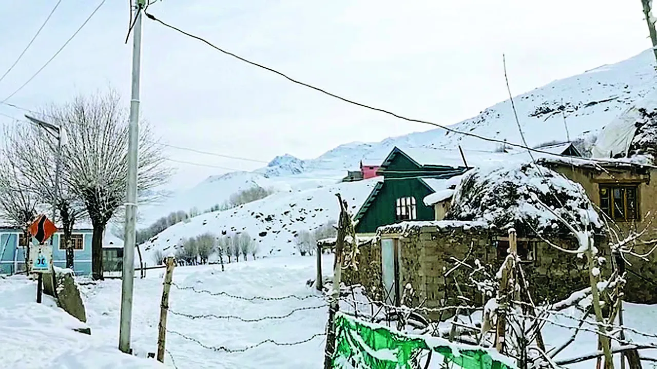  मौसम का अलर्ट: कश्मीर-हिमाचल में माइनस तापमान, उत्तर भारत घने कोहरे में लिपटा 