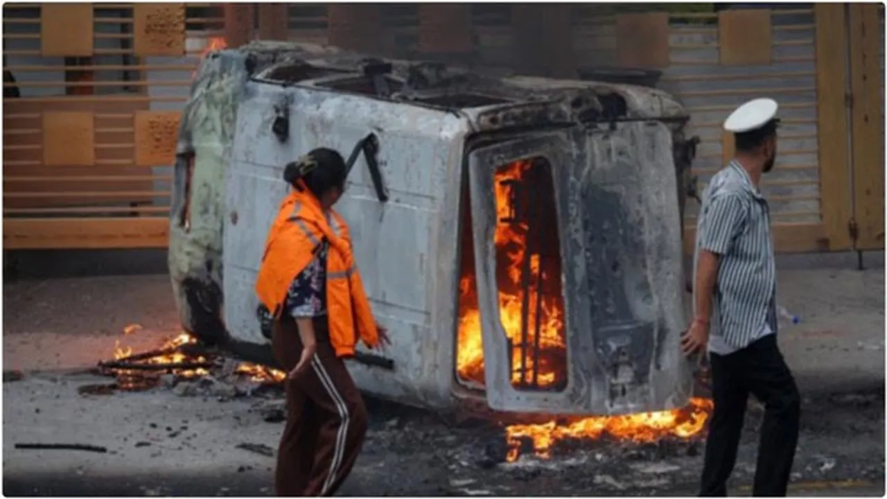  नेपाल-भारत सीमा के पास हिंसा: बीरगंज और धनुषा में पथराव, थाने में तोड़फोड़ से तनाव 