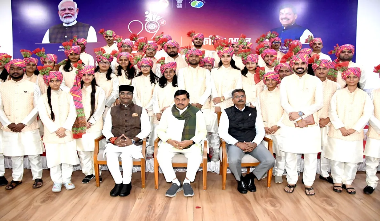  मुख्यमंत्री निवास में भारत यंग लीडर का प्रतिनिधित्व करने वाले युवाओं से संवाद: विकसित भारत का सपना पूरा करेगी मध्यप्रदेश की युवा शक्ति