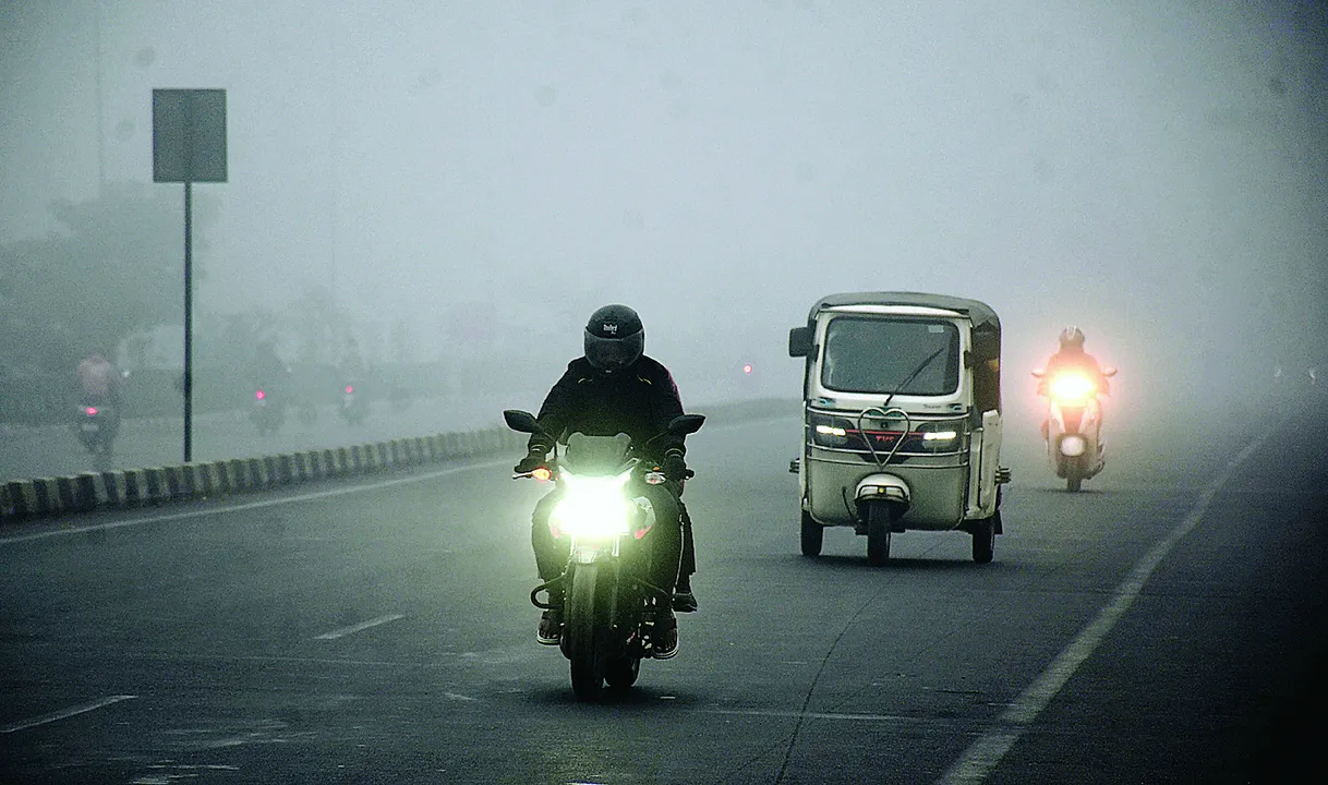  मप्र में पारा 2.7 डिग्री, कोहरे से 12 ट्रेनें लेट; राजस्थान-उत्तराखंड में कड़ाके की ठंड 