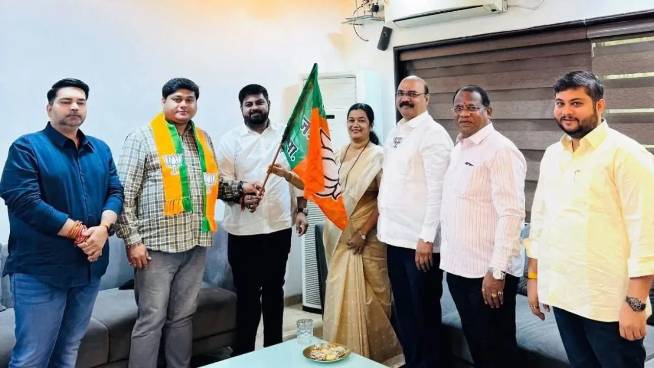  अंबरनाथ में कांग्रेस के सभी निलंबित 12 पार्षद भाजपा में शामिल