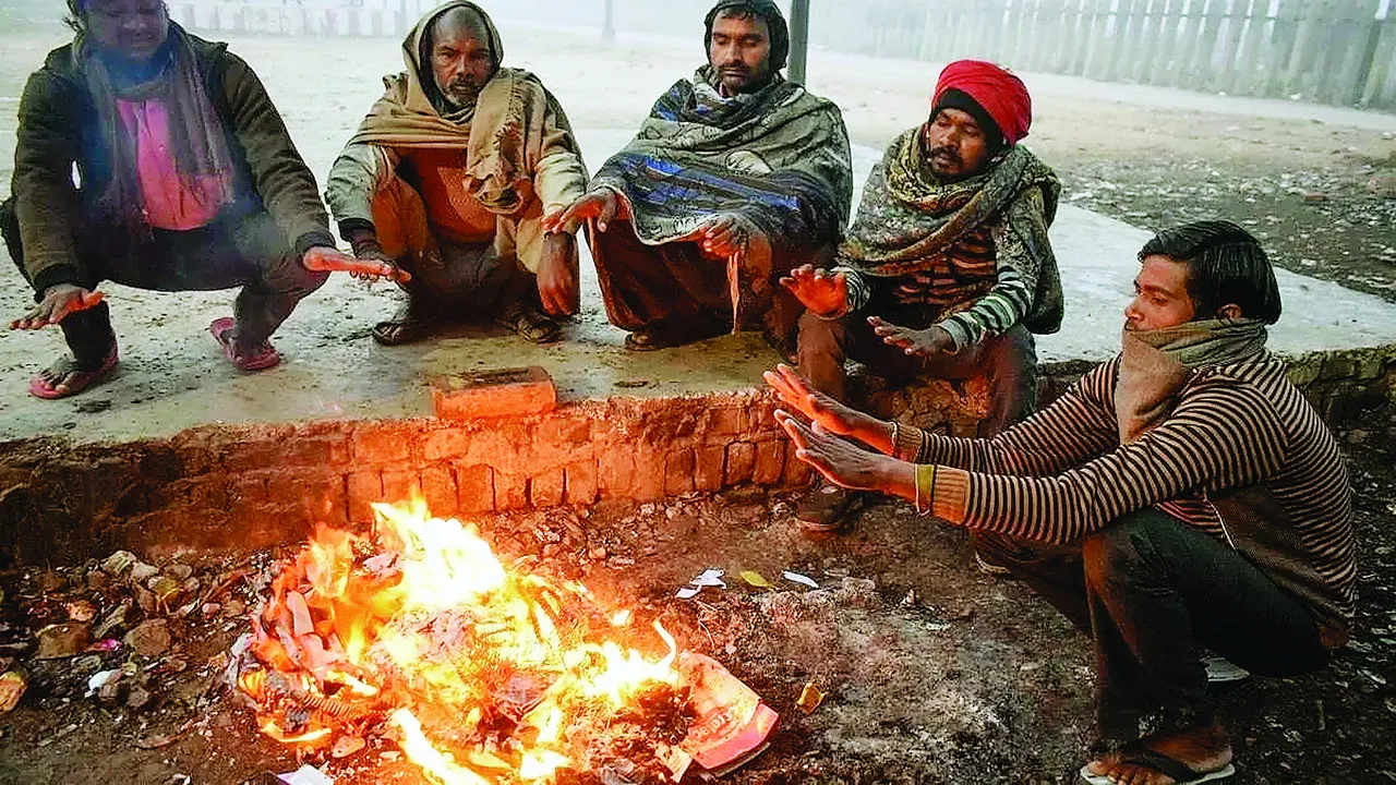  उत्तर भारत में हाड़तोड़ ठंड: दिल्ली-एनसीआर में ठिठुरन, यूपी-बिहार में कोहरा, श्रीनगर माइनस 5.1 