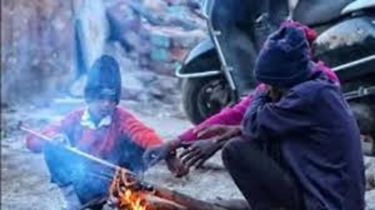  घने कोहरे और कड़ाके की ठंड से कांपी दिल्ली, विजिबिलिटी 100 मीटर  Photograph: (google) 