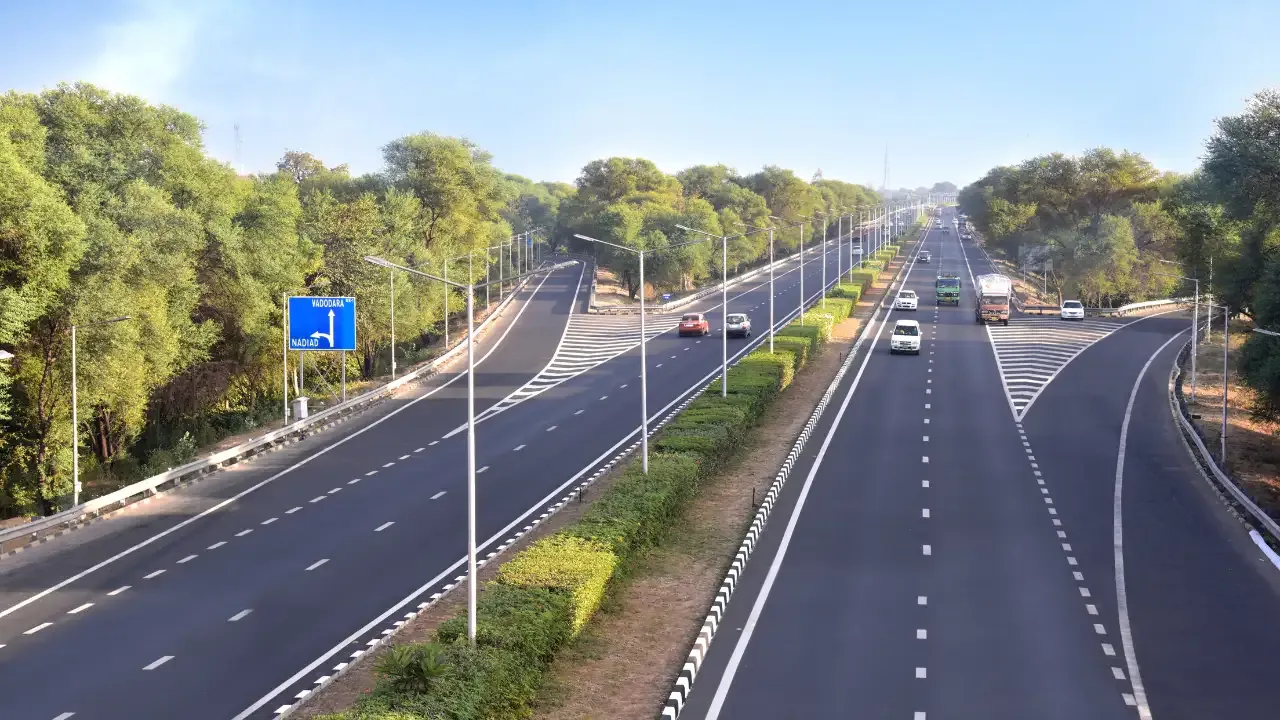  राष्ट्रीय राजमार्ग पर आवारा पशुओं की मौजूदगी पर मिलेगा रीयल-टाइम अलर्ट, दुर्घटनाओं से बचाव की नई पहल