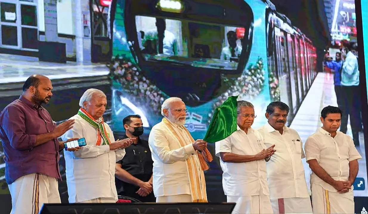  केरल की रेल कनेक्टिविटी और मजबूत हुई: विकास परियोजनाएं नए अवसर पैदा करेंगी, प्रधानमंत्री मोदी का भरोसा