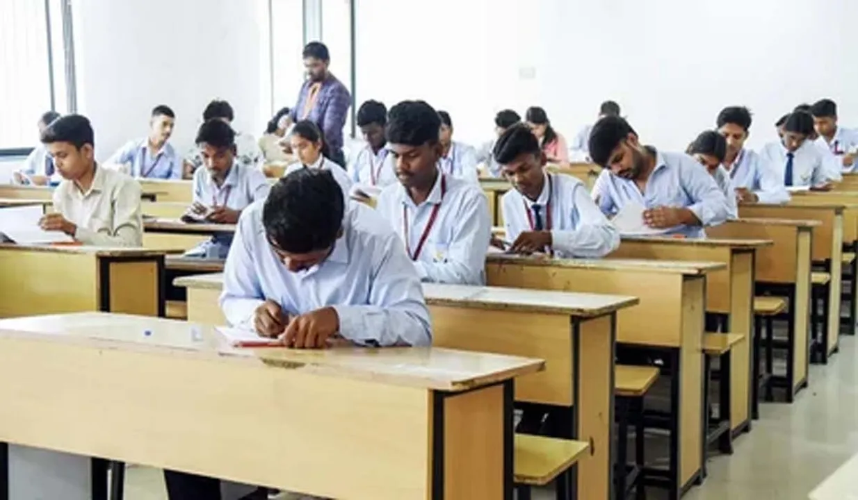  मध्य प्रदेश में आज से दसवीं की बोर्ड परीक्षा शुरू