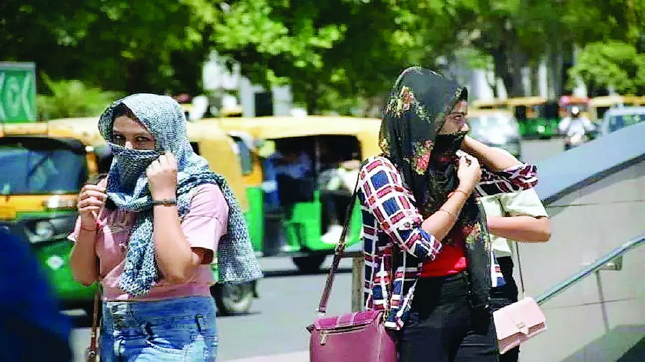  राजस्थान में 36 डिग्री पार तापमान: मध्य प्रदेश के 28 जिलों में 30 डिग्री से अधिक, पहाड़ों पर बर्फबारी से हालात प्रभावित 