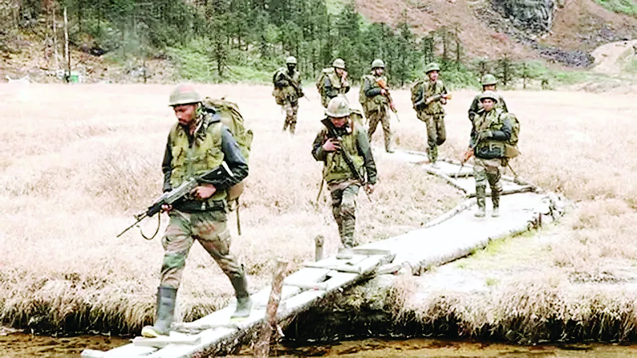  चीन सीमा पर भारतीय सेना का शक्ति प्रदर्शन, अरुणाचल के हाई एल्टीट्यूड में संयुक्त तोपखाना अभ्यास 