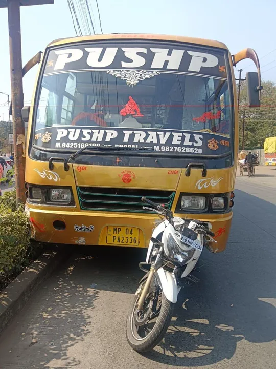  भोपाल हादसा, तेज रफ्तार बस, बाइक सवार मौत, एमपी नगर हादसा, पुलिस जांच, सड़क दुर्घटना, युवा मौत, ट्रैवल बस दुर्घटना 