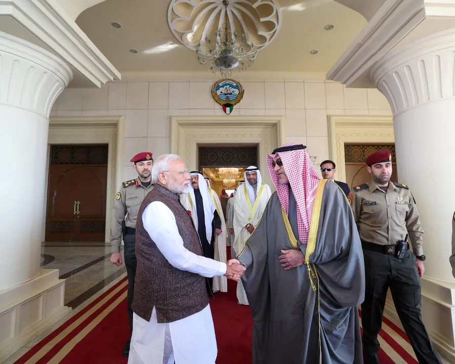  KUWAIT, DEC 21 (UNI):- Prime Minister Narendra Modi arrives in Kuwait on Saturday. UNI PHOTO-61U 