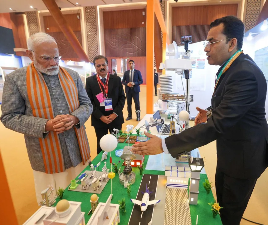  NEW DELHI, JAN 14 (UNI):- Prime Minister Narendra Modi visiting an exhibition at the 150th Foundation Day of India Meteorological Department at Bharat Mandapam, in New Delhi on Tuesday. UNI PHOTO-44U 