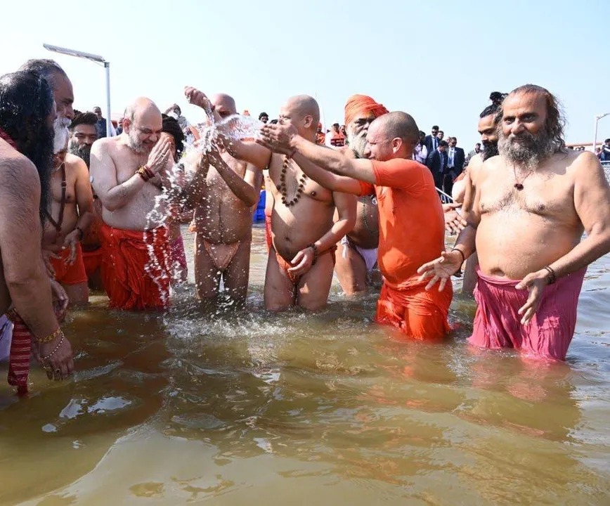  Union Home Minister Amit Shah visited the Mahakumbh in Prayagraj,  