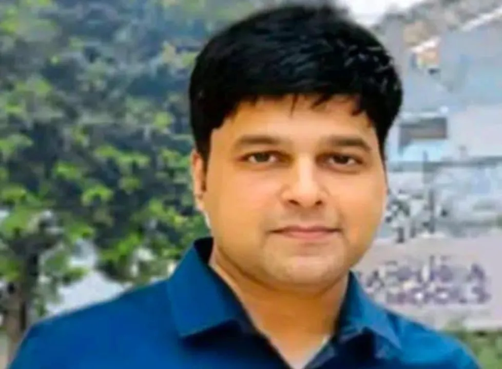  Madhya Pradesh Millionaire Constable Saurabh Sharma Surrenders After 40 Day 