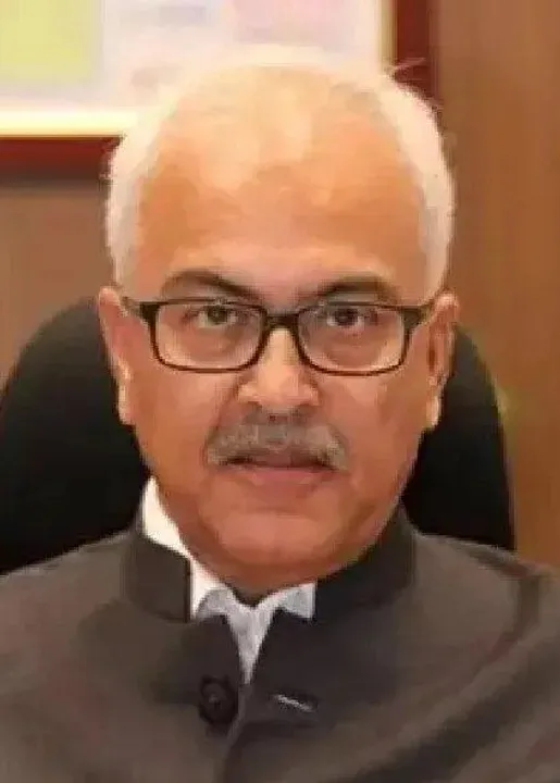  अजय कुमार भल्ला ने मणिपुर के राज्यपाल पद की शपथ ली, राइफल्स जवानों ने दिया गार्ड ऑफ ऑनर 