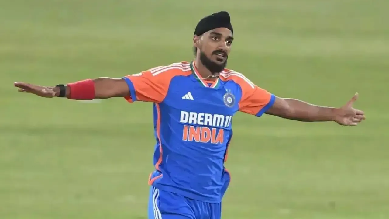  ind-vs-eng-2nd-t20-washington-sundar-arshdeep-shine-england-wickets 