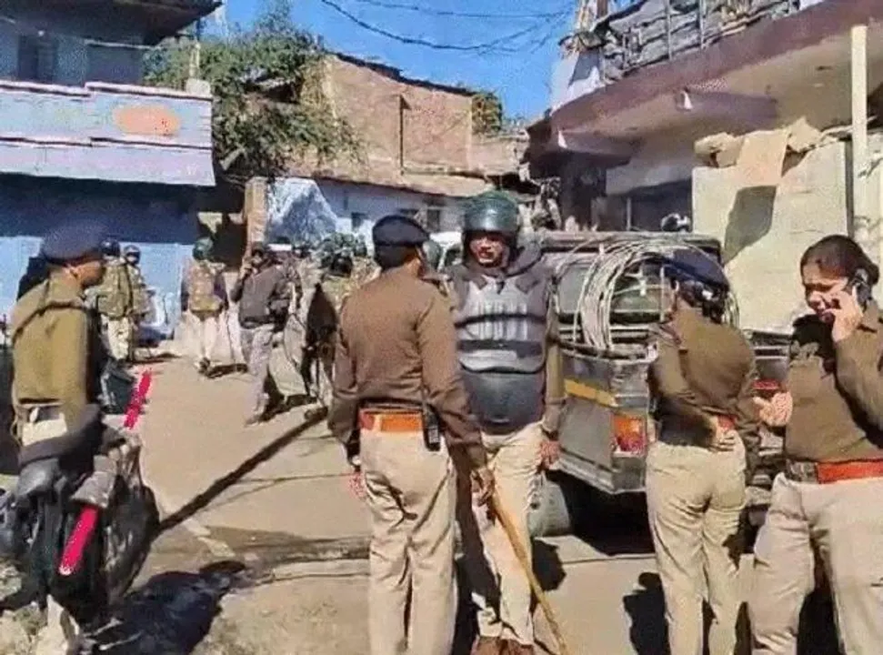  "पीथमपुर में यूनियन कार्बाइड के जहरीले कचरे का विरोध: एनजीटी में जनहित याचिका और प्रदर्शन जारी" 