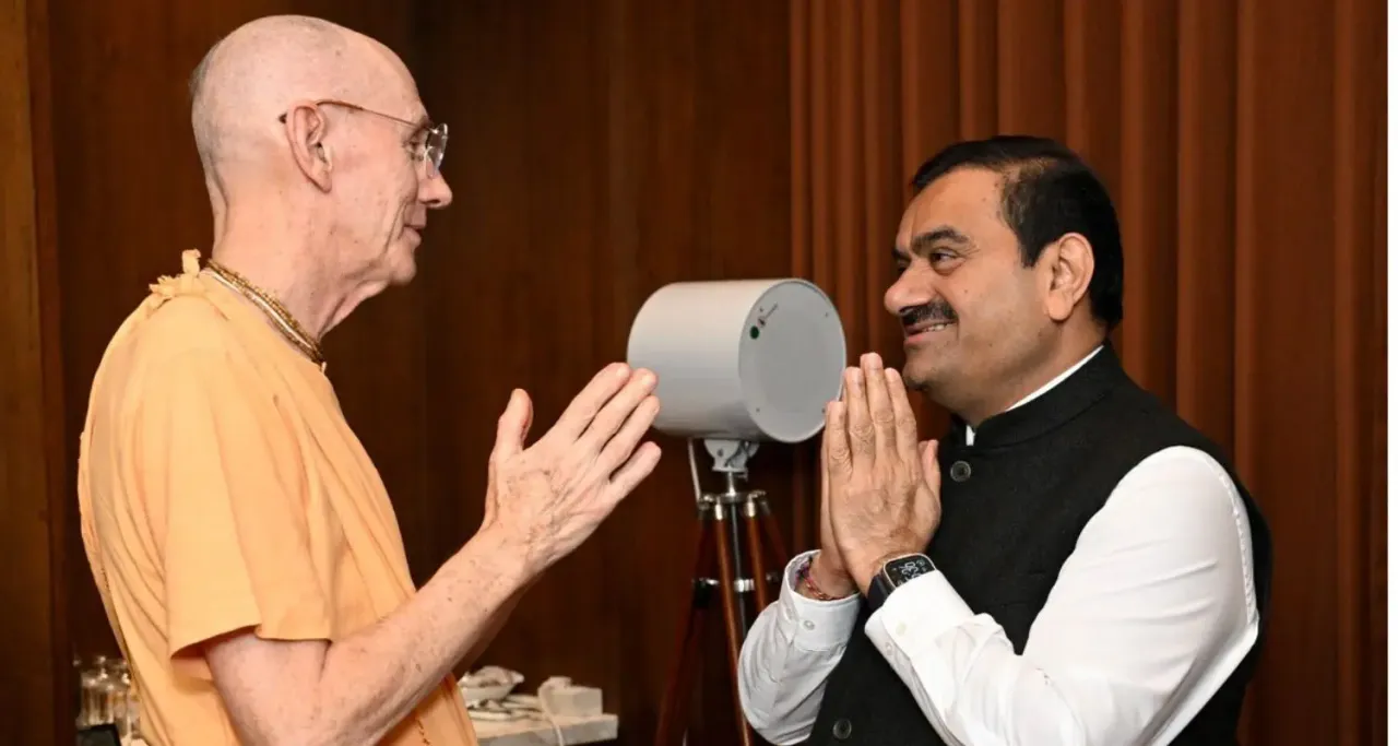  **mahakumbh-2025-gautam-adani-iskcon-mahaprasad** 