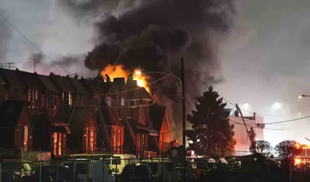  अमेरिका के फिलाडेल्फिया में प्लेन क्रैश: 6  