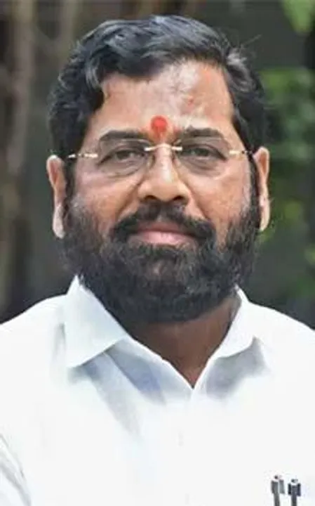  उप मुख्यमंत्री शिंदे की कार को बम से उड़ाने की धमकी देने के मामले में दो गिरफ्तार