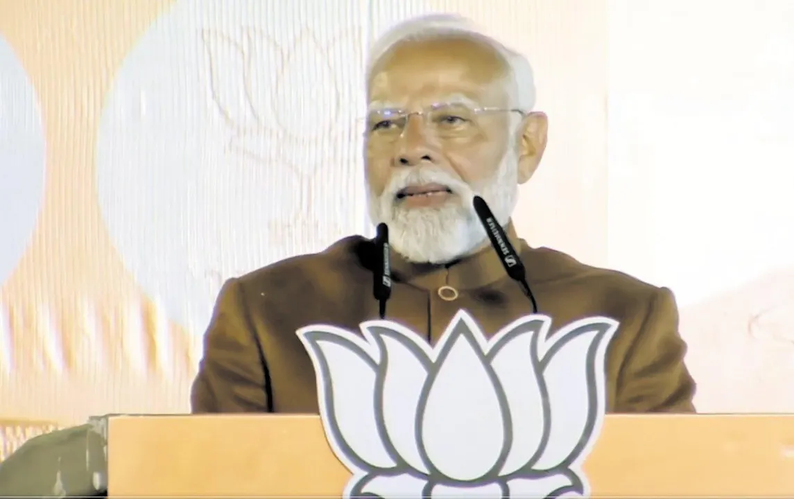  **"दिल्ली MCD चुनाव में BJP की ऐतिहासिक जीत, पीएम मोदी बोले - 'जनता का प्यार हमारा कर्ज'"** 