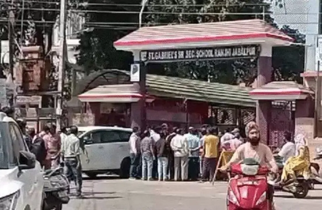  मप्र के जबलपुर में सेंट गेब्रियल स्कूल को बम से उड़ाने की धमकी, कामायनी एक्सप्रेस में तलाशी