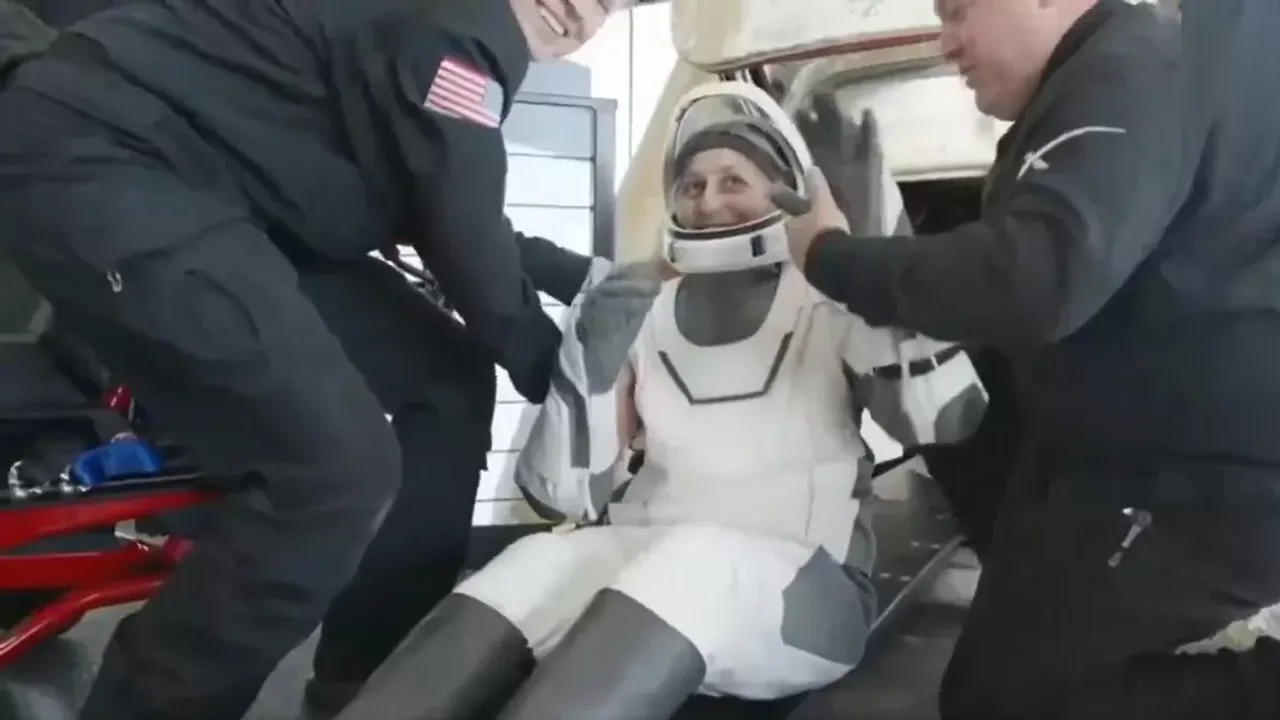  **sunita-williams-returns-earth-after-286-days-nasa-spacex-success** 