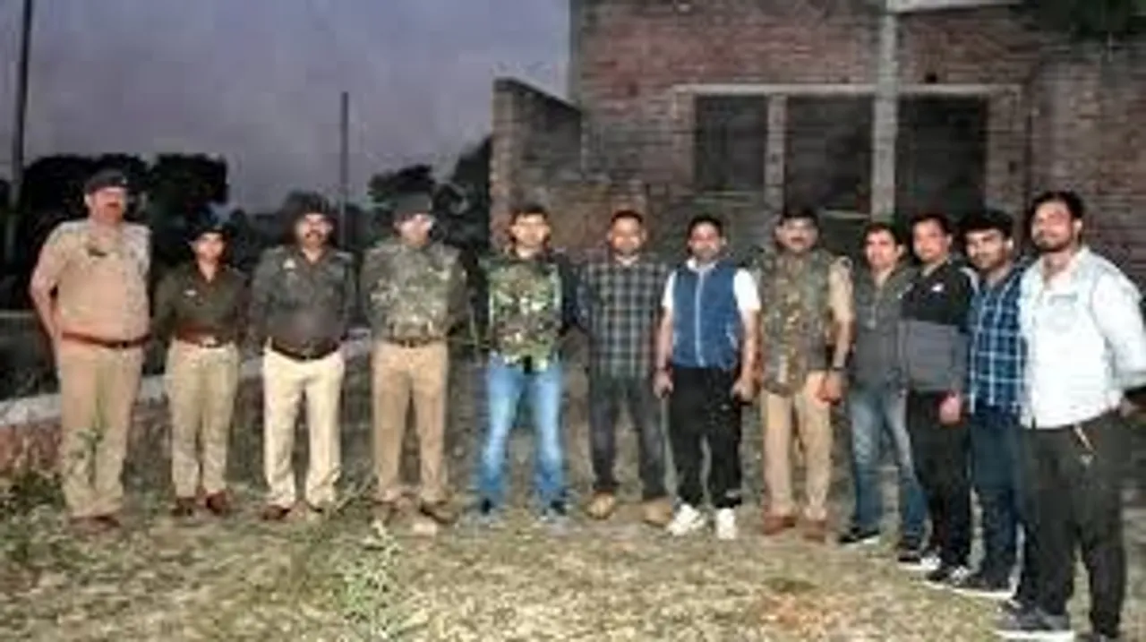  "mathura-gangster-asad-encounter-police-success" 