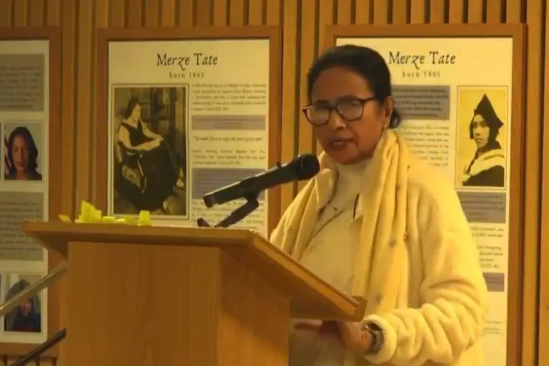  oxford-mamata-banerjee-protest-students-go-back-slogans 