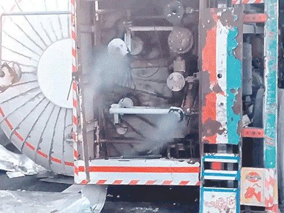  जहरीली गैस का टैंकर पलटा कार्बन डाई ऑक्साइड रिसाव से हड़कंप मचा