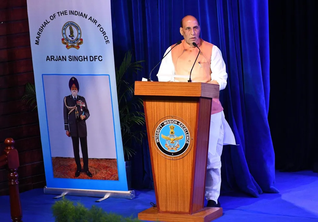  NEW DELHI, APR 23 (UNI):- Defence Minister Rajnath Singh deliver a memorial lecture on Marshal of the Indian Air Force Arjan Singh at the Air Force Auditorium, in New Delhi on Wednesday. UNI PHOTO-PSB8U 