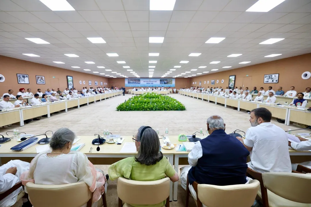  AHMEDABAD, APR 8 (UNI):-Congress President Mallikarjun Kharge, CPP Chairperson Sonia Gandhi, Leader of Opposition in Lok Sabha Rahul Gandhi attending the Extended CWC meeting, in, Ahmedabad on Tuesday. UNI PHOTO-56U 