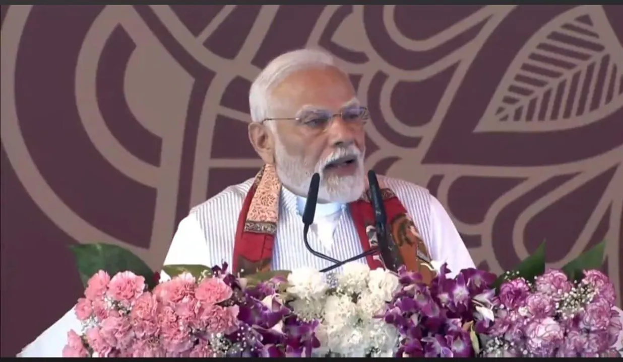  pm-modi-varanasi-visit-2025-development-projects 