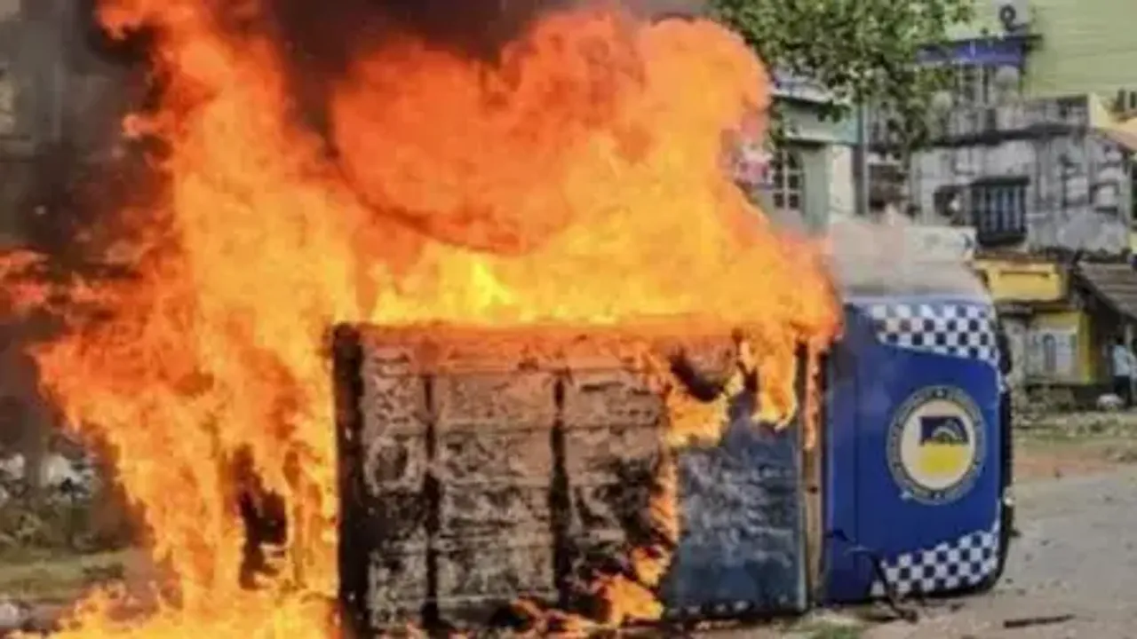  wakf-law-violence-bengal-dhuliyan-malda-500-people-fled 