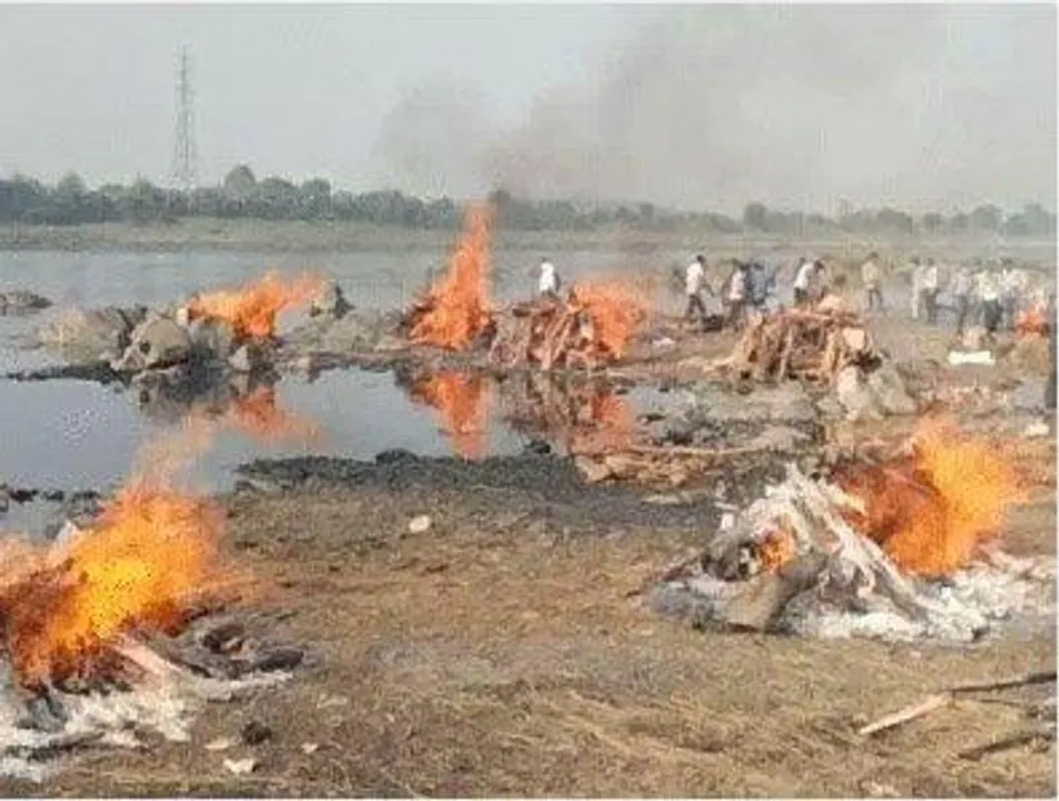  देवास: नेमावर घाट पर एक साथ जलीं 18 चिताएं, गुजरात फैक्ट्री ब्लास्ट में गई थीं 20 की जान