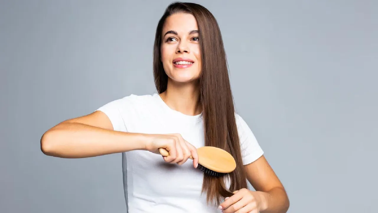  किशमिश का पानी: बालों को लंबा, घना और मजबूत बनाने का नेचुरल फार्मूला