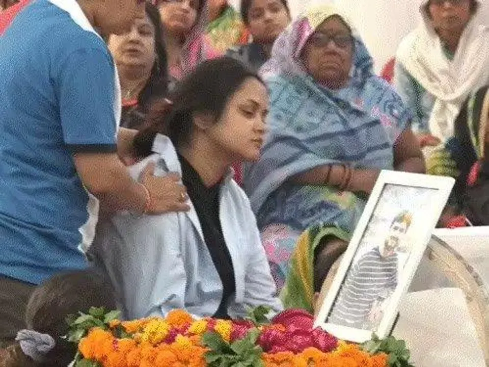  "हमें बदला चाहिए!" – आतंकी हमले में पति को खोने वाली शुभम की पत्नी की मुख्यमंत्री योगी से गुहार