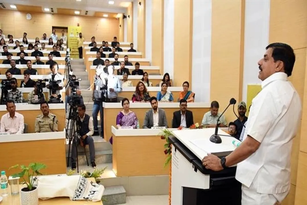  civil-seva-diwas-14-ias-awarded-bhopal-ceremony 